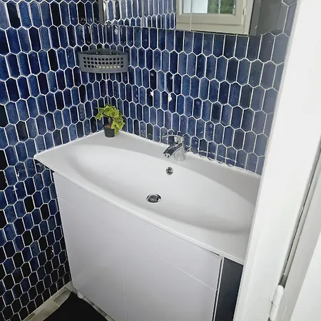 Guest house 3 Rue Maurice Utrillo *